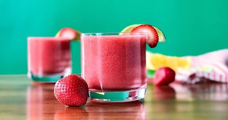 Healthy Frozen Strawberry Mocktail (Whole30, sugar free)